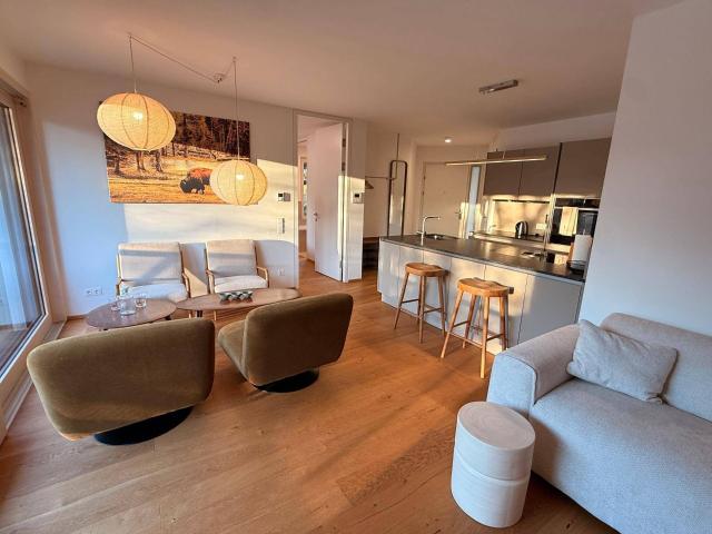 Wohnen auf Zeit Hötting: Design Wohnung 56 m², Westbalkon, TG – inkl. Hotel Spa Zutritt