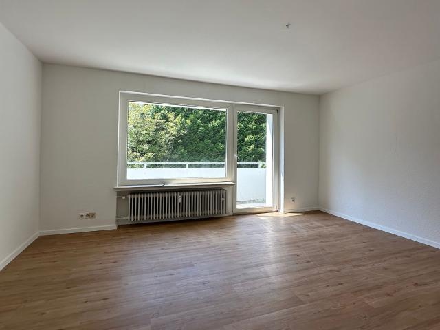 Wohnen auf 2 Ebenen mit Balkon und frisch renoviert