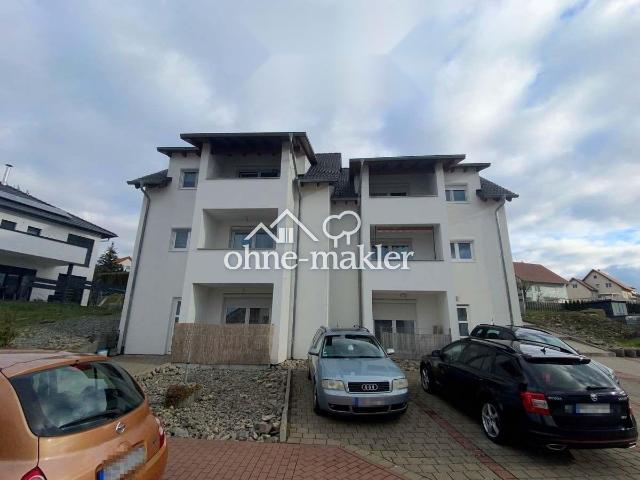 Wohnen auf 2 Ebenen: Helle 4,5 Zi. Maisonette, 109 m², Loggia, Weitblick & Stellplatz in Osterburken