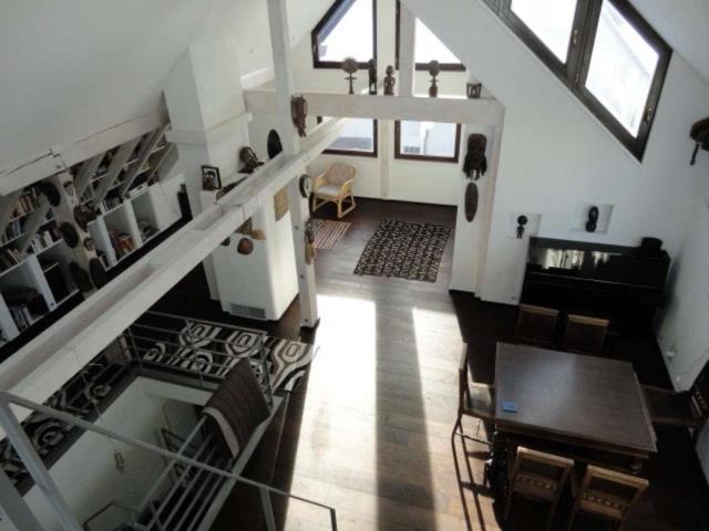 Wohnen auf 3 Ebenen: Maisonette mit Galerie und Panoramafenster, Kachelofen & Ostbalkon in Pfohren