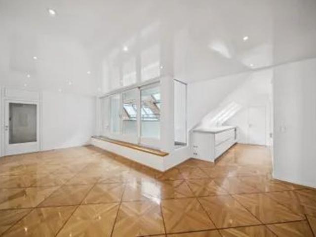 Wohnen bei der Staatsoper: Exklusive Maisonette mit Dachterrasse im 1. Bezirk