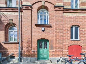 Wohnen im Altbau: 2 Zimmer Wohnung mit Balkon im Inneren Osten