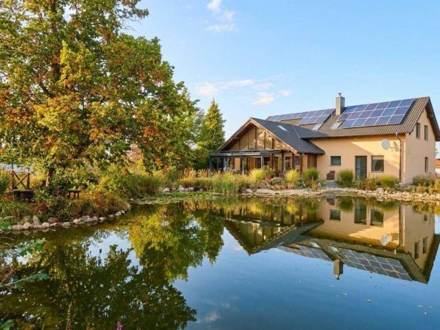 Wohnen im Grünen mit eigenem Teich Großzügiges Wohnanwesen auf fast 5.000 m²