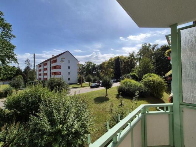 Wohnen im Grünen mit Sonnenbalkon!