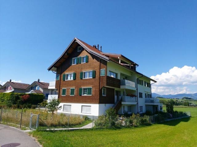 Wohnen im Grünen moderne 4.5 Zimmer Wohnung in Schübelbach