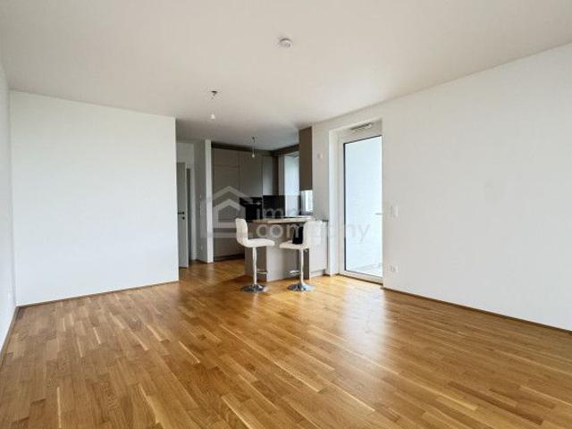 Wohnen im Grünen nahe dem Attersee – Moderne 3 Zimmer Wohnung mit großzügigem Balkon und Loggia in Seewalchen am Attersee