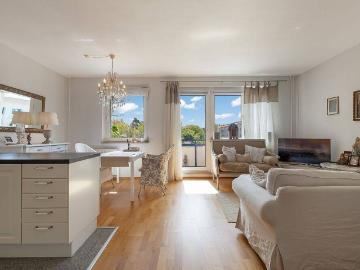 Wohnen im Grünen Charmante 3 Zimmer Wohnung mit Balkon