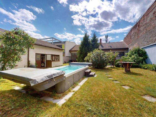 Wohnen im Grünen | Einfamilienhaus auf 606 m² mit Pool und Dreifachgarage in Kittsee