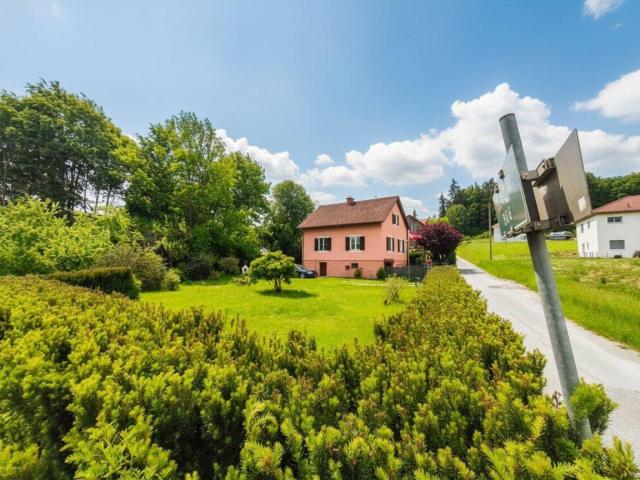 WOHNEN IM GRÜNEN | EINFAMILIENHAUS | GARAGE | GROSSZÜGIGES GRUNDSTÜCK I ROTO IMMOBILIEN