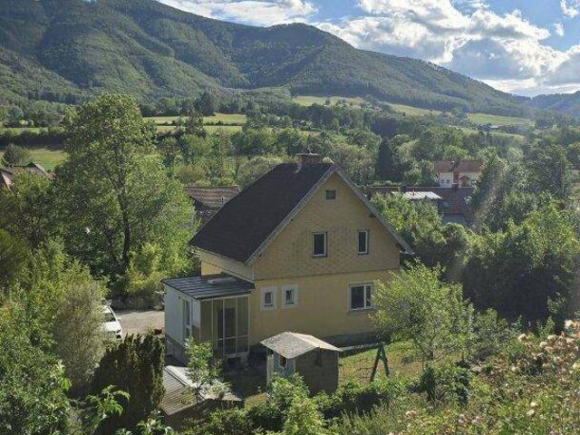 Wohnen im Grünen! Einfamilienhaus mit großem Garten und viel Potenzial! Um weitere 60m2 Wohnfläche erweiterbar