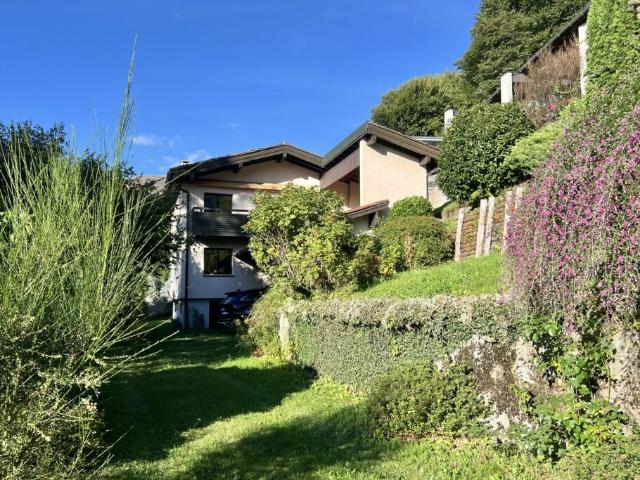 Wohnen im Grünen Einfamilienhaus mit herrlicher Aussicht und viel Gestaltungspotenzial