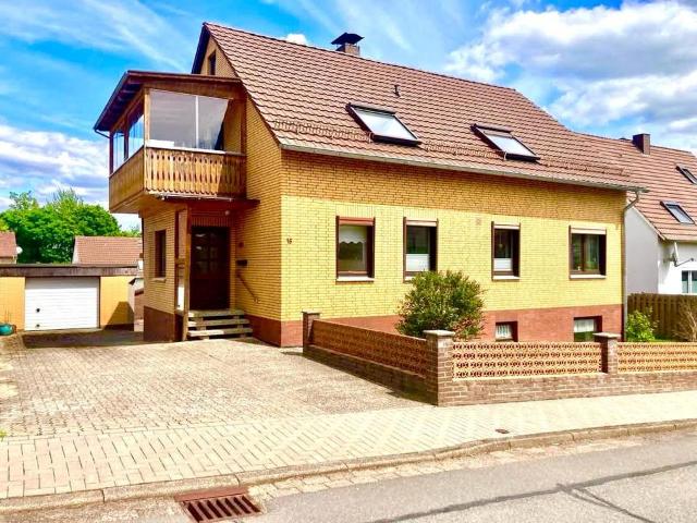 Wohnen im Grünen – Familienfreundliches Zweifamilienhaus in Bilsh
