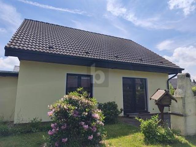 WOHNEN IM GRÜNEN FREIRAUM FÜR DIE GANZE FAMILIE