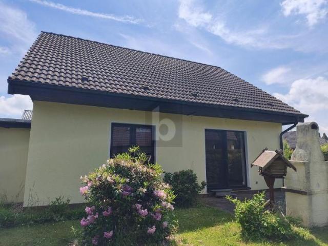 WOHNEN IM GRÜNEN FREIRAUM FÜR DIE GANZE FAMILIE