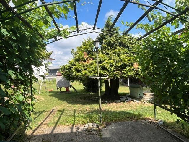 Wohnen im Grünen! Gepflegte Wohnung mit großem Garten! Haustiere erlaubt!