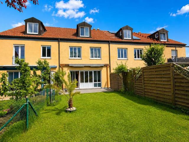 Wohnen im Grünen: Großzügiges Reihenmittelhaus mit ruhigem Garten nahe Berlin