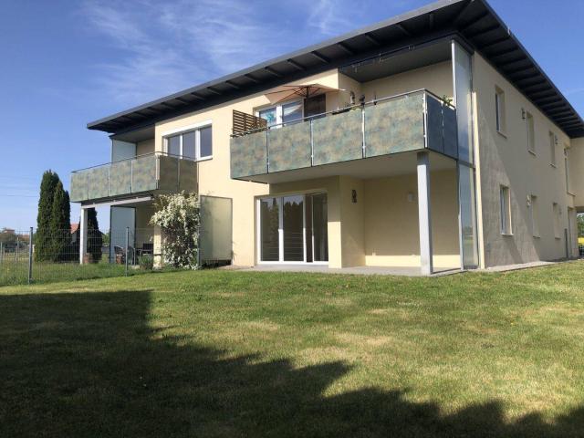 Wohnen im Grünen – Helle 3 Zimmer Wohnung mit Balkon und Loggia