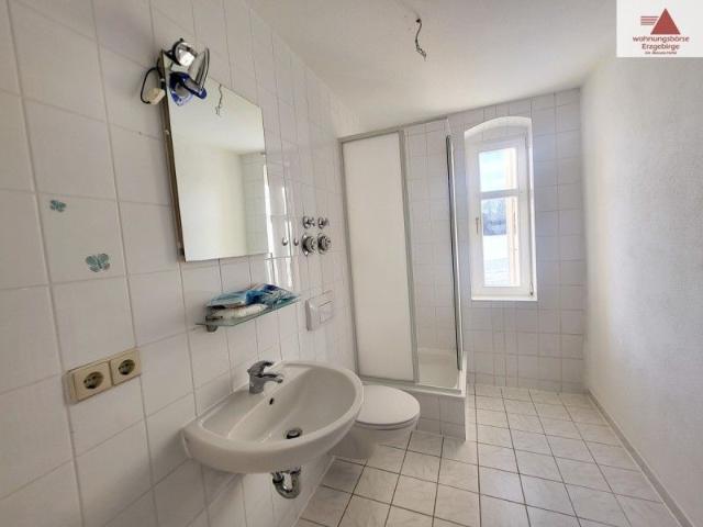 Wohnen im Grünen: idyllisch gelegene 2 Raum Erdgeschoss Wohnung in Borstensdorf!
