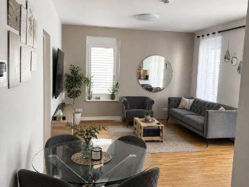 Wohnen im Grünen & Stadtnähe: Moderne 3 Zimmer Wohnung mit Balkon & Gemeinschaftsgarten