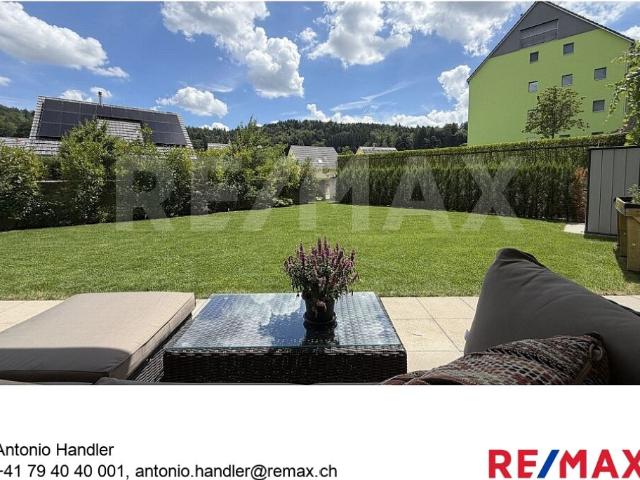 Wohnen im Grünen  Stilvolle Gartenwohnung mit grosszügigem Privatgarten in Lufingen