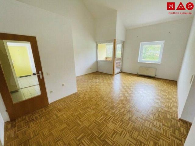 Wohnen im Grünen / Wohlfühl Wohnung mit Terrasse, Carport und Galerie