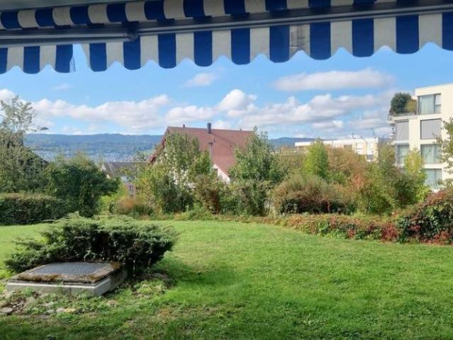Wohnen im Grünen 3.5 Zimmerwohnung mit Gartensitzplatz in Feldmeilen