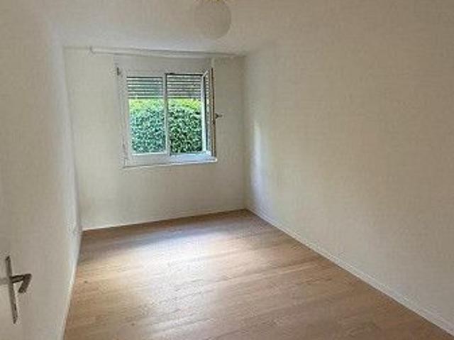 Wohnen im Grünen 3.5 Zimmerwohnung mit Gartensitzplatz in Feldmeilen