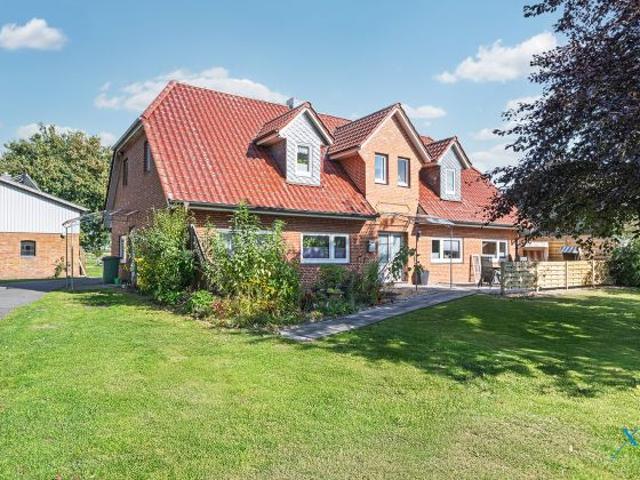 Wohnen im Einklang mit der Natur – modernisierter Resthof Landhaus mit Einliegerwohnung & Badesee