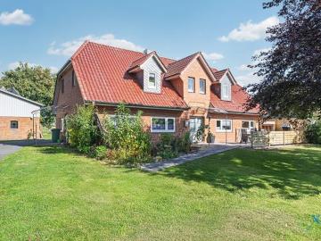 Wohnen im Einklang mit der Natur – modernisierter Resthof Landhaus mit Einliegerwohnung & Badesee