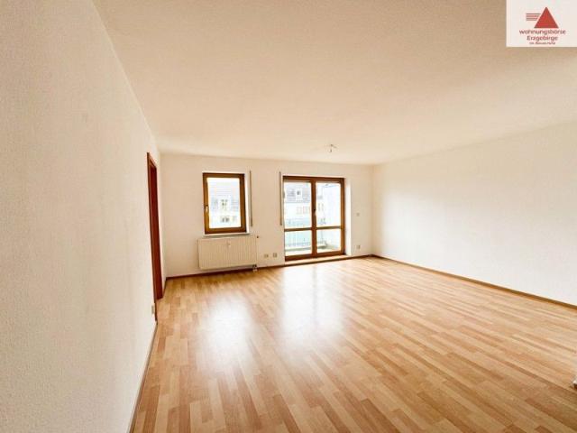 Wohnen im Herzog Georg Ring: 3 Raum Wohnung mit Balkon!