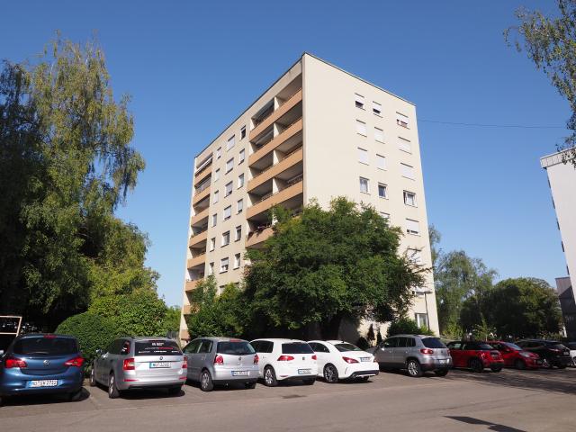 Wohnen im Herzen der Stadt – 3 Zimmer Wohnung mit Balkon und Stellplatz