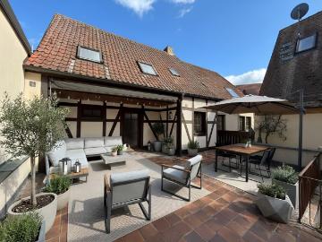 Wohnen im Herzen von Volkach – stilvolles Stadthaus mit Dachterrasse & Doppelgarage