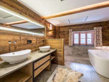 Wohnen im luxuriös ausgebauten Bauernhaus