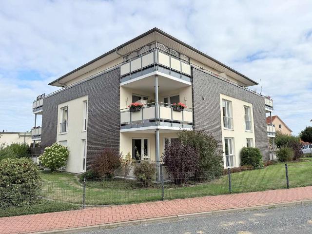 Wohnen im Mittendrin 2: Helle 2 Zimmer EG Wohnung mit Balkon