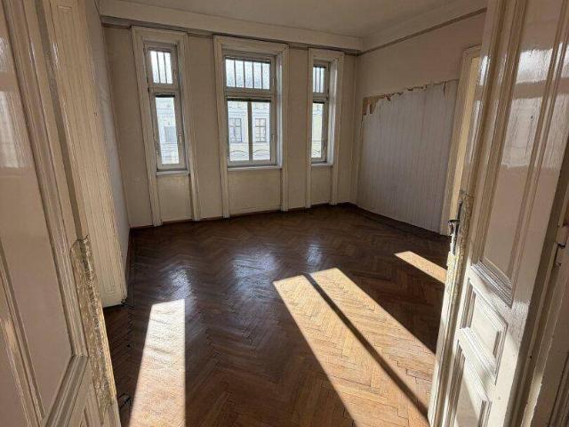 Wohnen im Neunzehnten Drei Zimmer, hohe Räume und jede Menge Spielraum