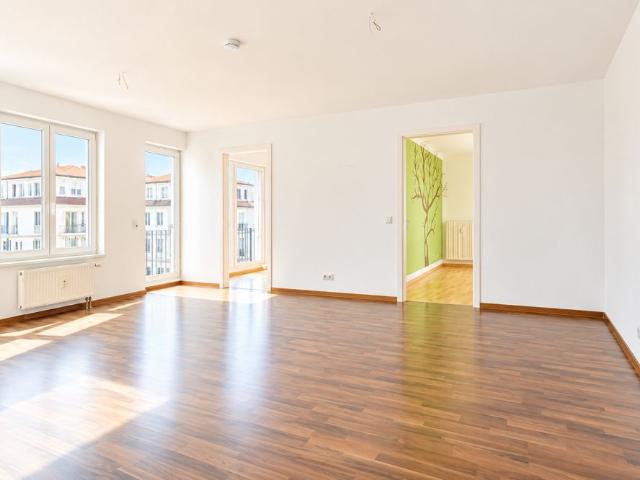 WOHNEN IM SONNENGARTEN MIT AUFZUG, BALKON UND EINBAUKÜCHE