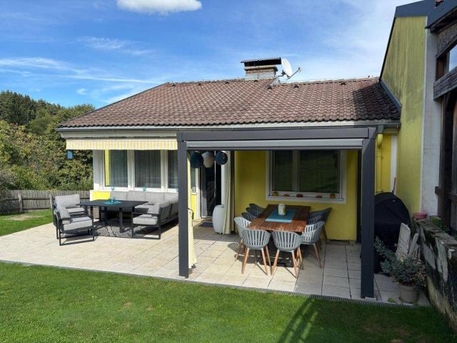Sonniges Eckreihenhaus im Wohnungseigentum mit Süd Westterrasse und Vollbetonkeller sowie ein eigener Garten samt Garage