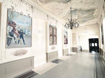 Wohnen im Stadtpalais Newaldhof! Denkmalgeschützt! 5 Zimmer Wohnung mit historischem Charme!