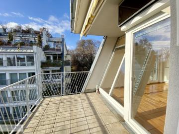 WOHNEN IM PARK / HOHE WARTE / traumhaft sonnige Balkonwohnung mit Fernblick