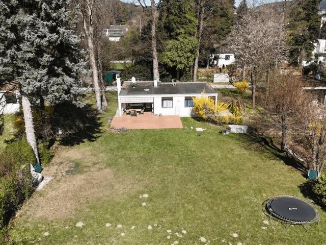 Wohnen im privaten Naturparadies: Modernisierter Bungalow im Schlosspark Seebenstein