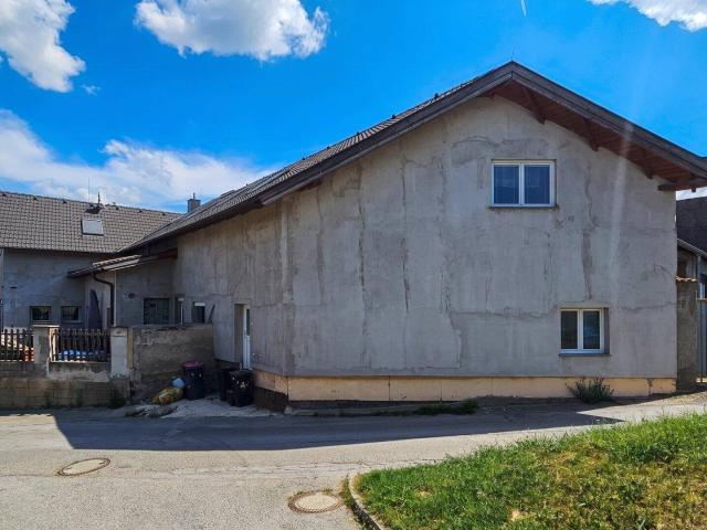 Mehrgenerationenhaus mit über 250m² Wohnfläche in Hausbrunn zu verkaufen!
