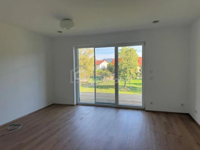 Wohnen im Zentrum von Seewalchen am Attersee– Helle 2 Zimmer Wohnung mit Loggia und Blick ins Grüne