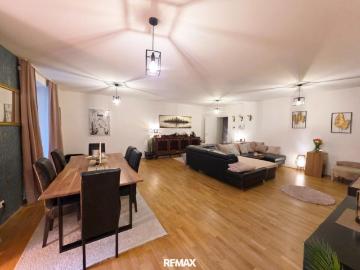 Wohnen im Zentrum – Eigentumswohnung mit Innenhof Balkon