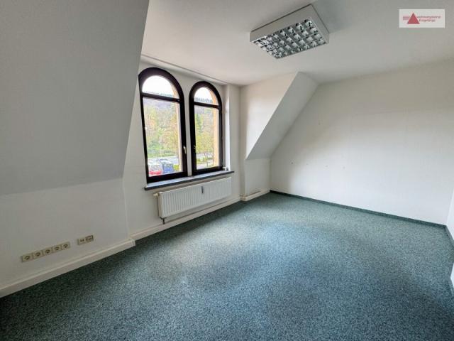 Wohnen in Aue – Dachgeschosswohnung in zentraler Lage zu vermieten