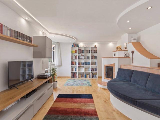 Wohnen in Axams: Gemütliche 3 Zimmer Wohnung mit Bergblick, Südwest Balkon & Tiefgarage