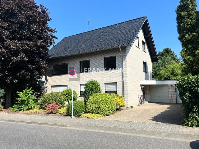 Wohnen in bevorzugter Lage 3 Familienhaus im Zentrum von 41352 Korschenbroich
