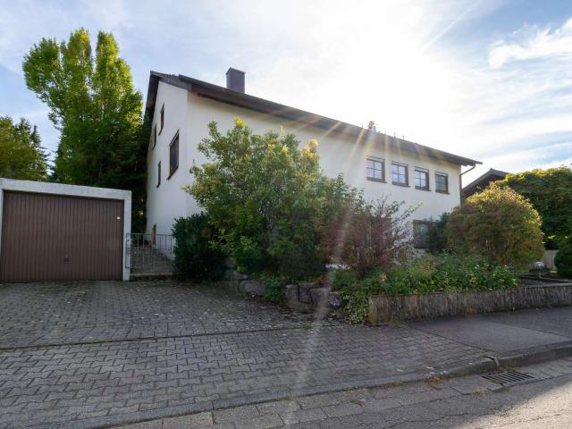 Wohnen in beliebter Lage in Pfedelbach–Einfamilienhaus mit Indoor Pool und Garten