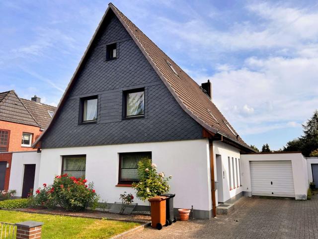Wohnen in bester Lage Geräumiges Einfamilienhaus mit großzügigen Garten