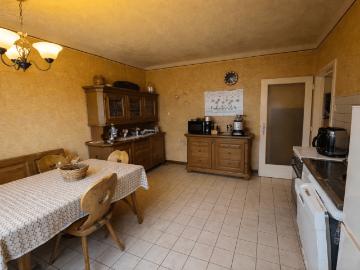 Wohnung zum Verkauf in 2700