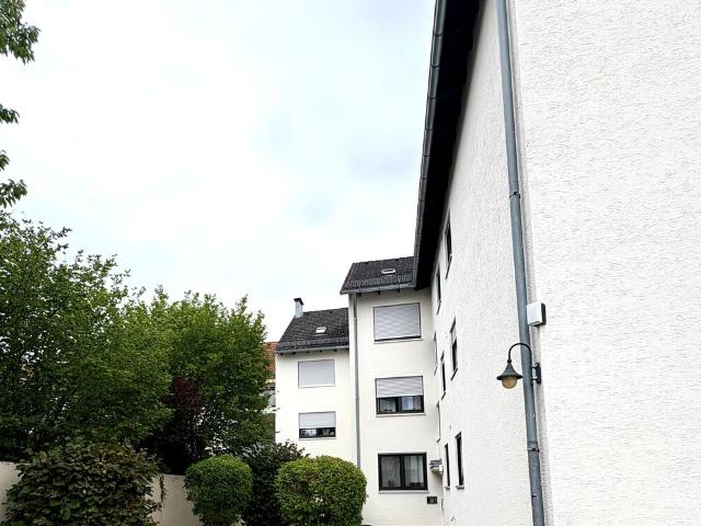 Wohnen in Bestlage Helle 3 Zimmer Wohnung mit Balkon & Garage in Augsburg Haunstetten